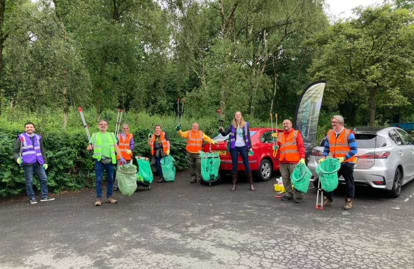 Volunteers come out in force for Saqib’s Keep Meriden Tidy weekend ...